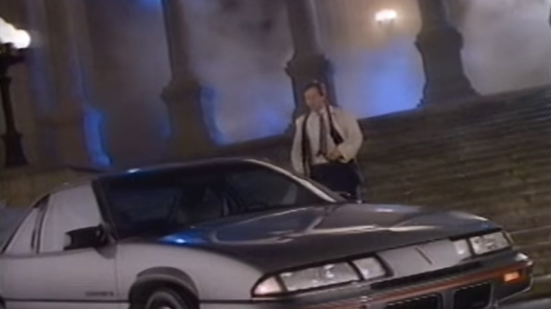 Illustration for article titled This Ad For A 1989 Pontiac Is My Everything: A Shot-By-Shot Breakdown